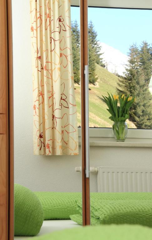 Ferienwohnung Adlerhof St. Leonhard im Pitztal Zimmer foto