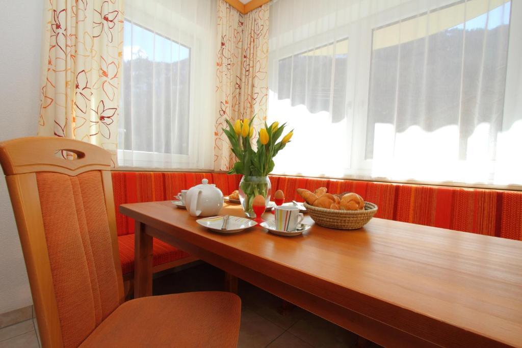Ferienwohnung Adlerhof St. Leonhard im Pitztal Zimmer foto